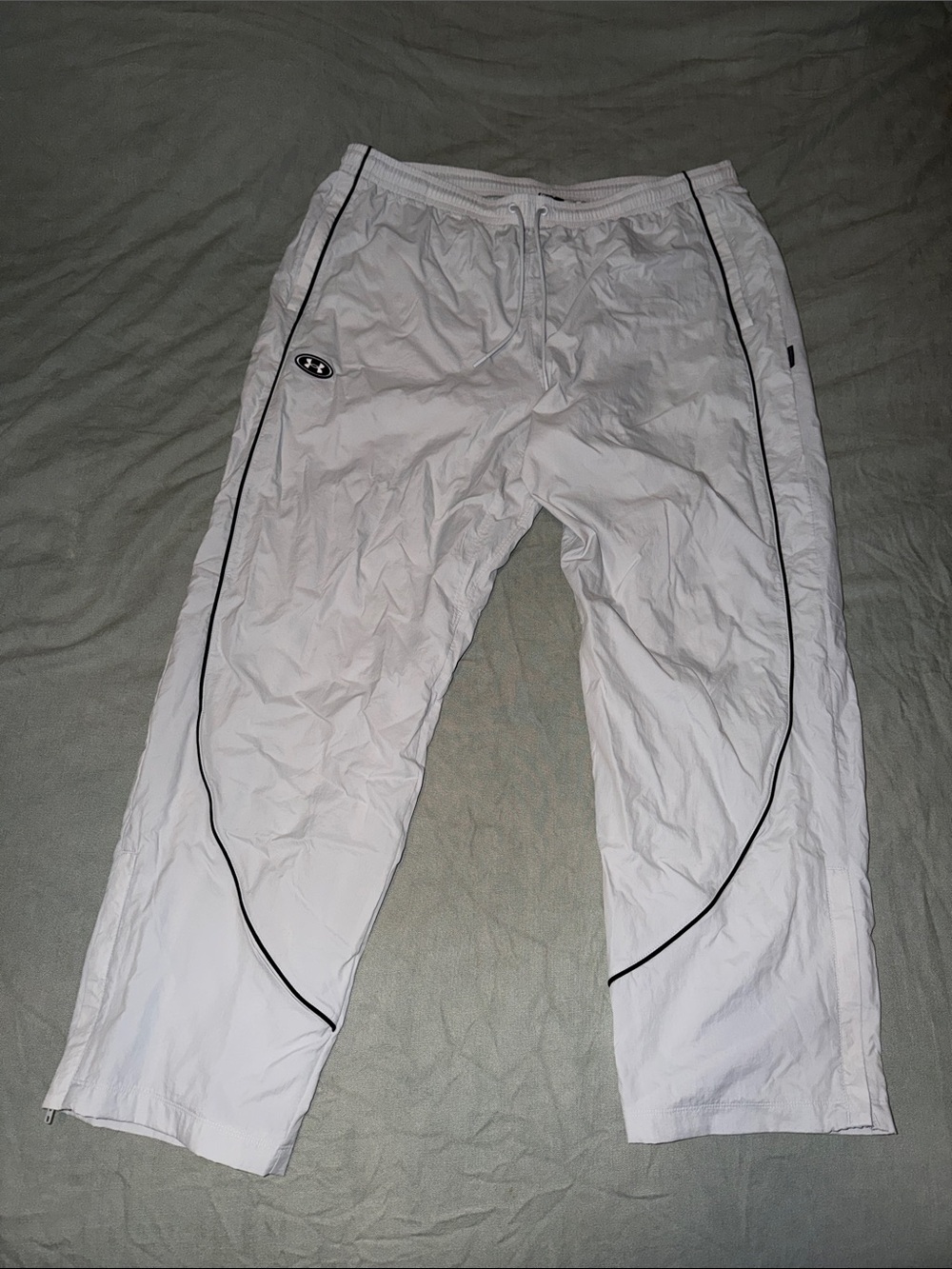 Men’s Under Armour Track Pants with Black lining